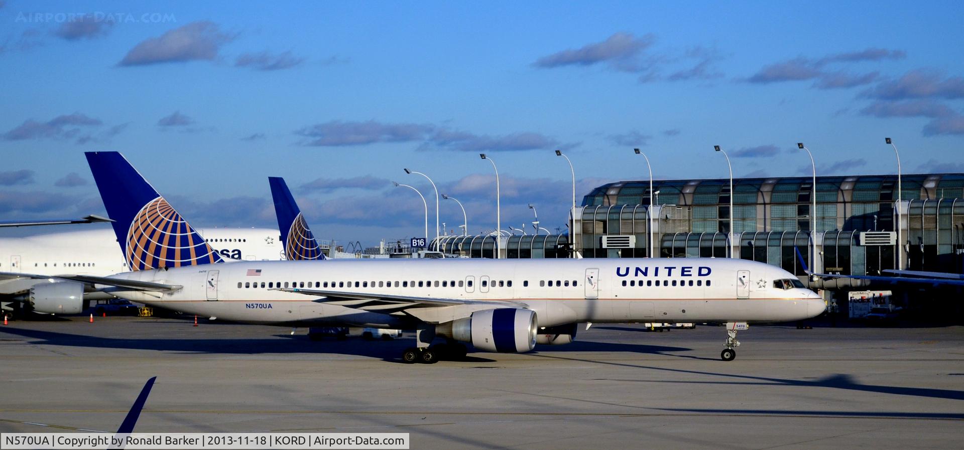 N570UA, 1992 Boeing 757-200(F) C/N 26678, Taxi ORD