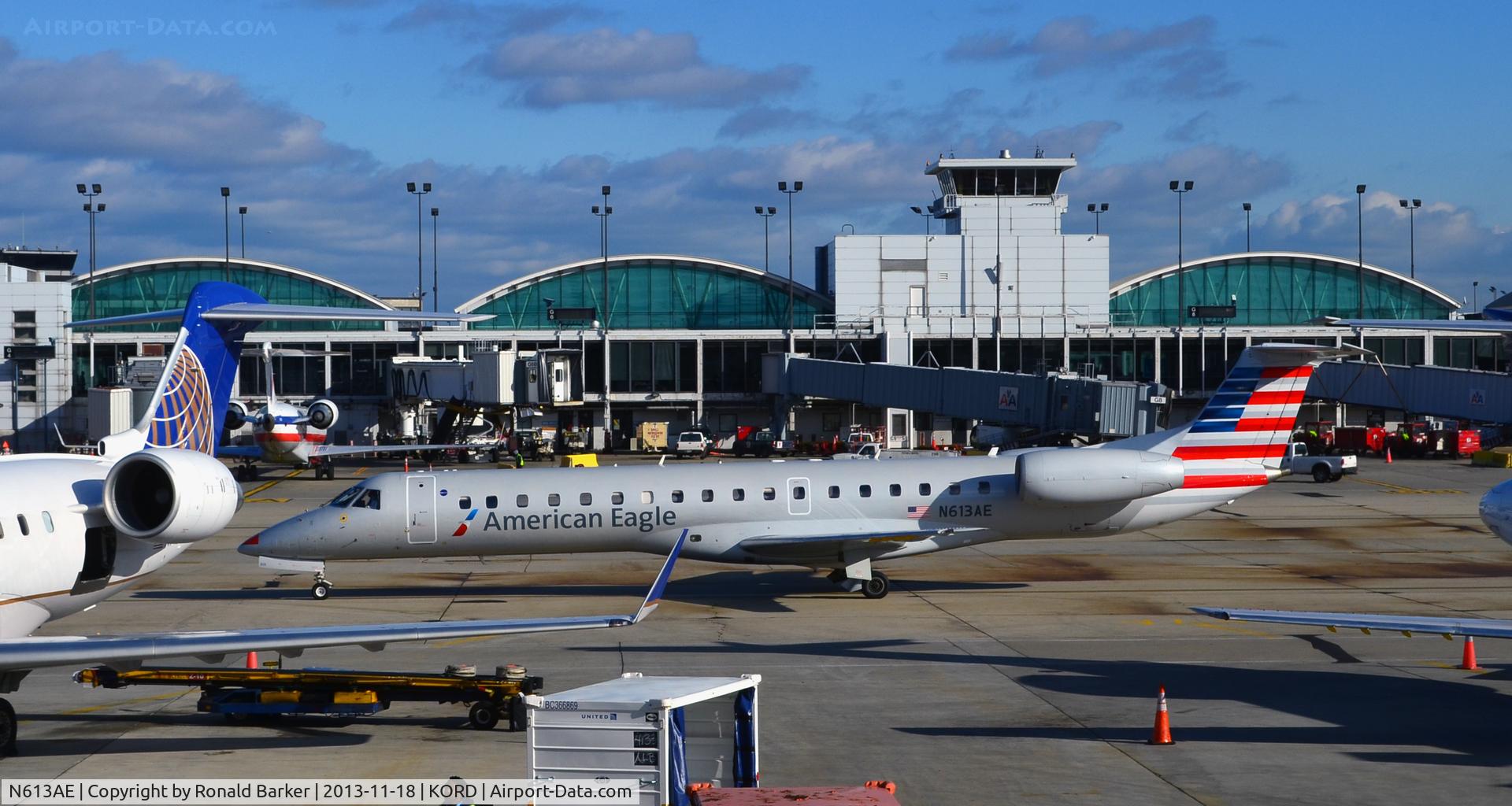 N613AE, 1998 Embraer ERJ-145LR (EMB-145LR) C/N 145081, Taxi ORD