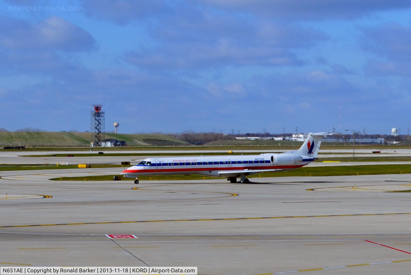 N651AE, 2001 Embraer ERJ-145LR (EMB-145LR) C/N 145422, Taxi ORD