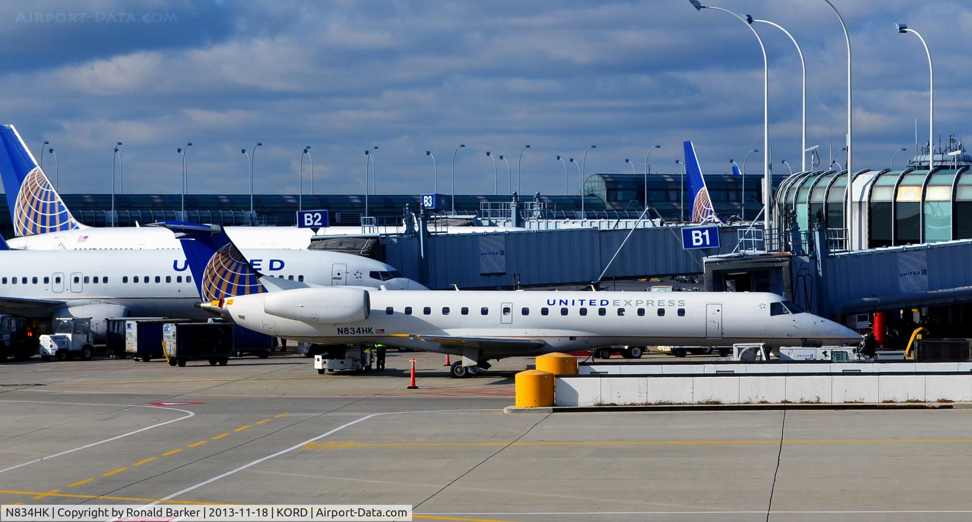 N834HK, 2000 Embraer ERJ-145LR (EMB-145LR) C/N 145269, Gate B1  ORD