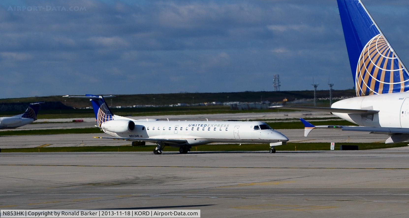 N853HK, 2001 Embraer EMB-145MP (ERJ-145MP) C/N 145407, Taxi O'Hare