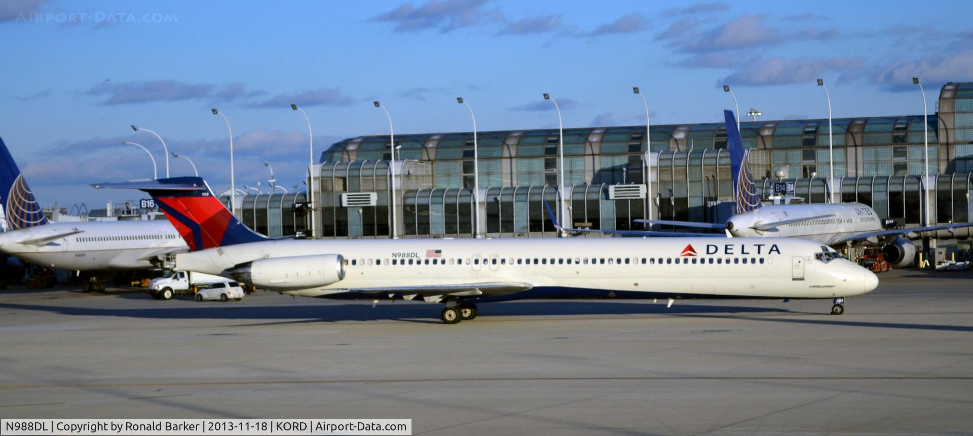 N988DL, 1991 McDonnell Douglas MD-88 C/N 53339, Taxi ORD
