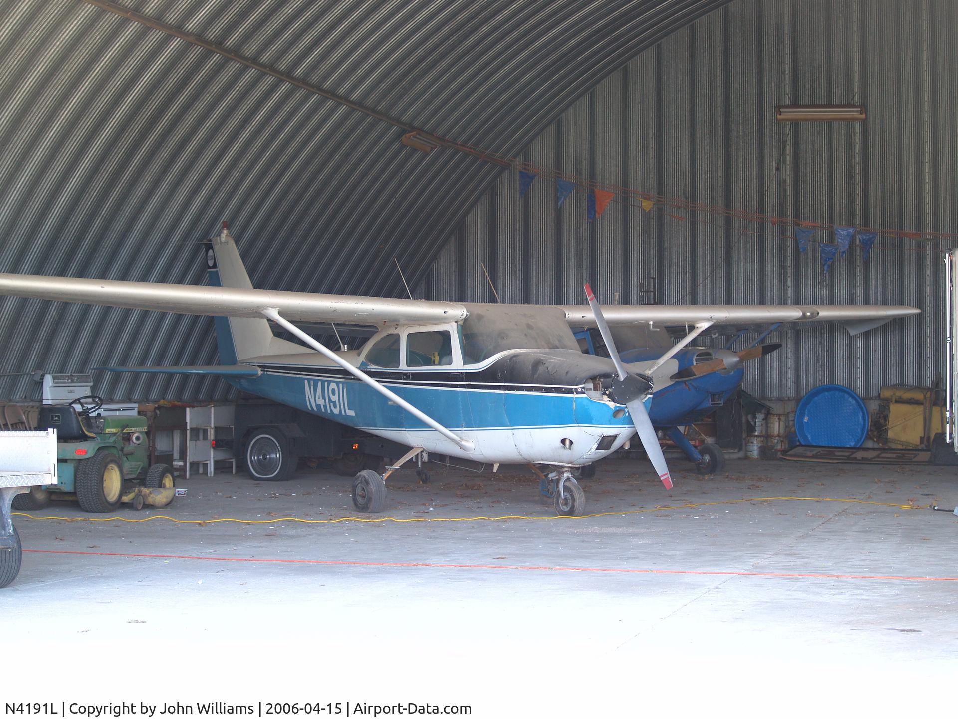 N4191L, 1966 Cessna 172G C/N 17254260, At old Taylor, MO airport (now closed).