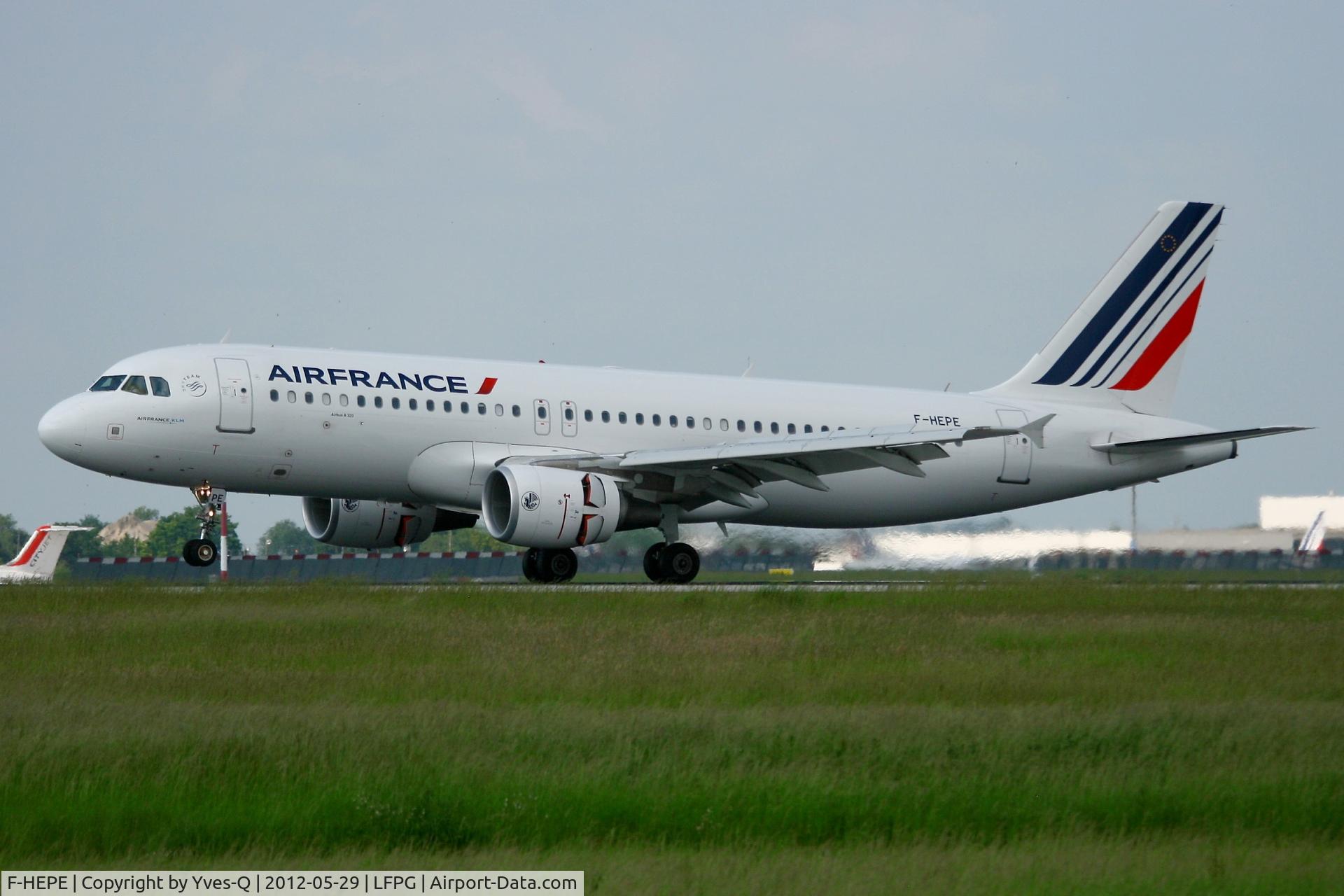 F-HEPE, 2010 Airbus A320-214 C/N 4298, Airbus A320-214, Landing Rwy 26L, Roissy Charles De Gaulle Airport (LFPG-CDG)