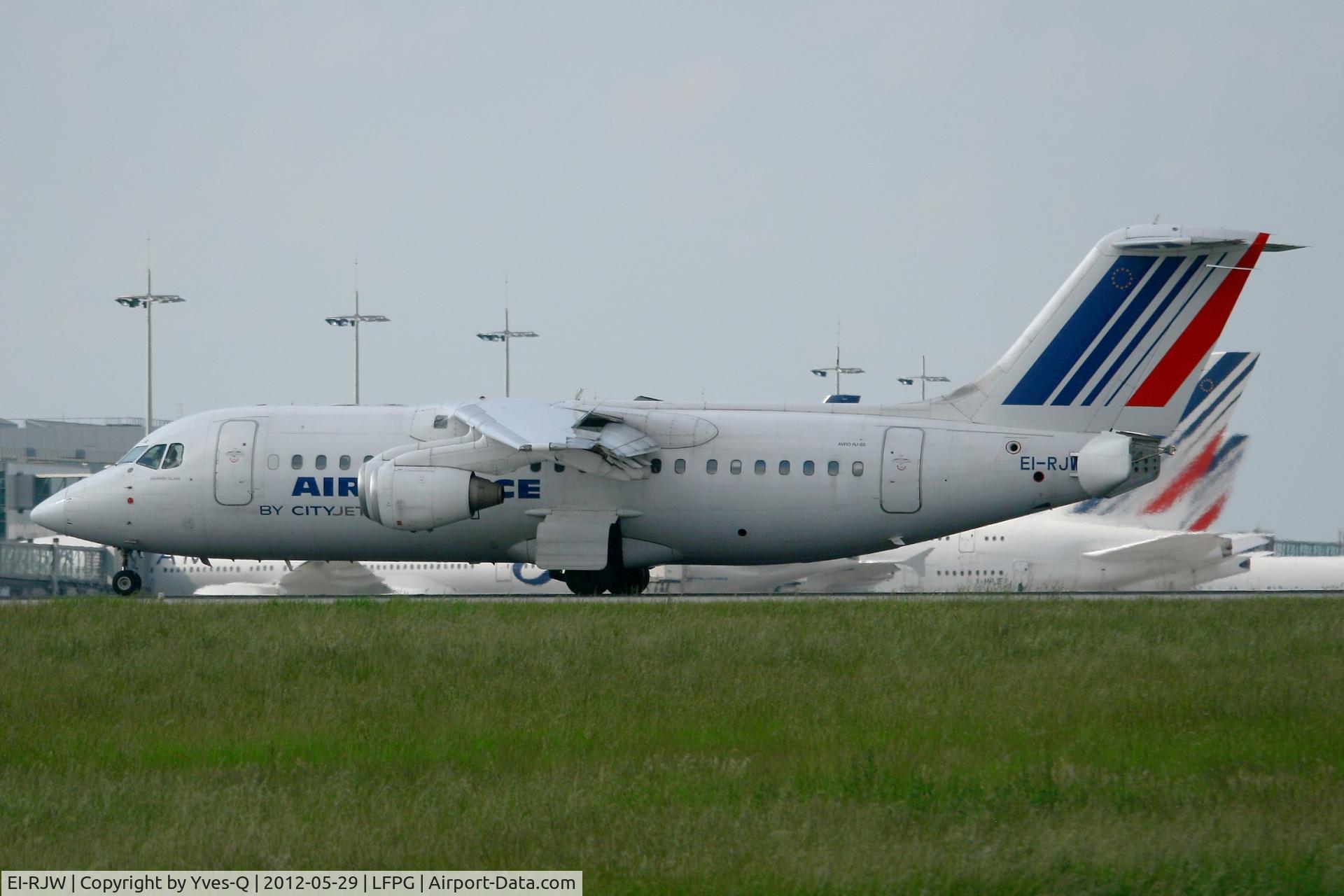 EI-RJW, 2000 British Aerospace Avro 146-RJ85A C/N E2371, British Aerospace Avro 146-RJ85A, Landing Rwy 26L, Roissy Charles De Gaulle Airport (LFPG-CDG)