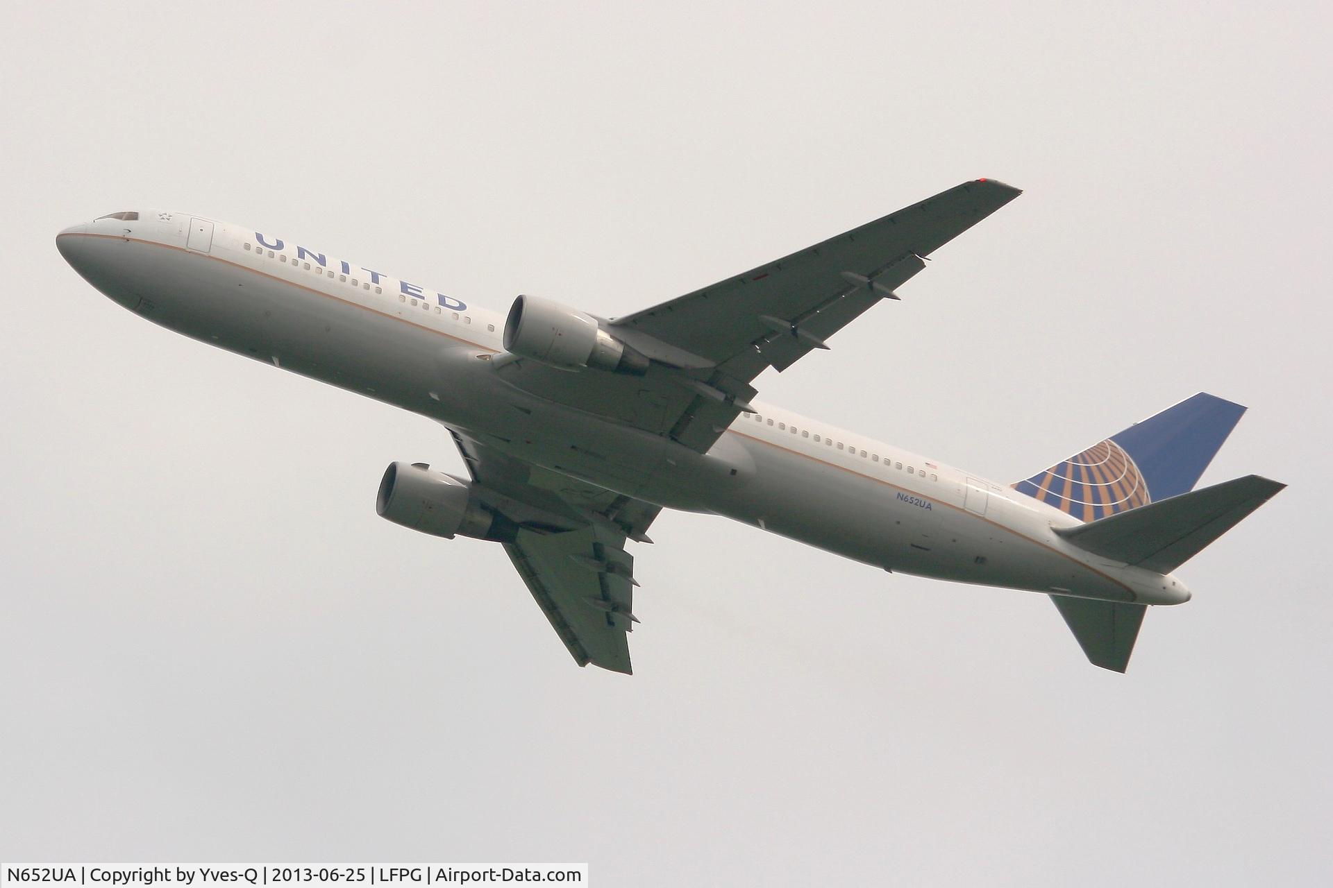 N652UA, 1992 Boeing 767-322 C/N 25390, Boeing 767-322, Take off Rwy 27L, Roissy Charles De Gaulle Airport (LFPG-CDG)