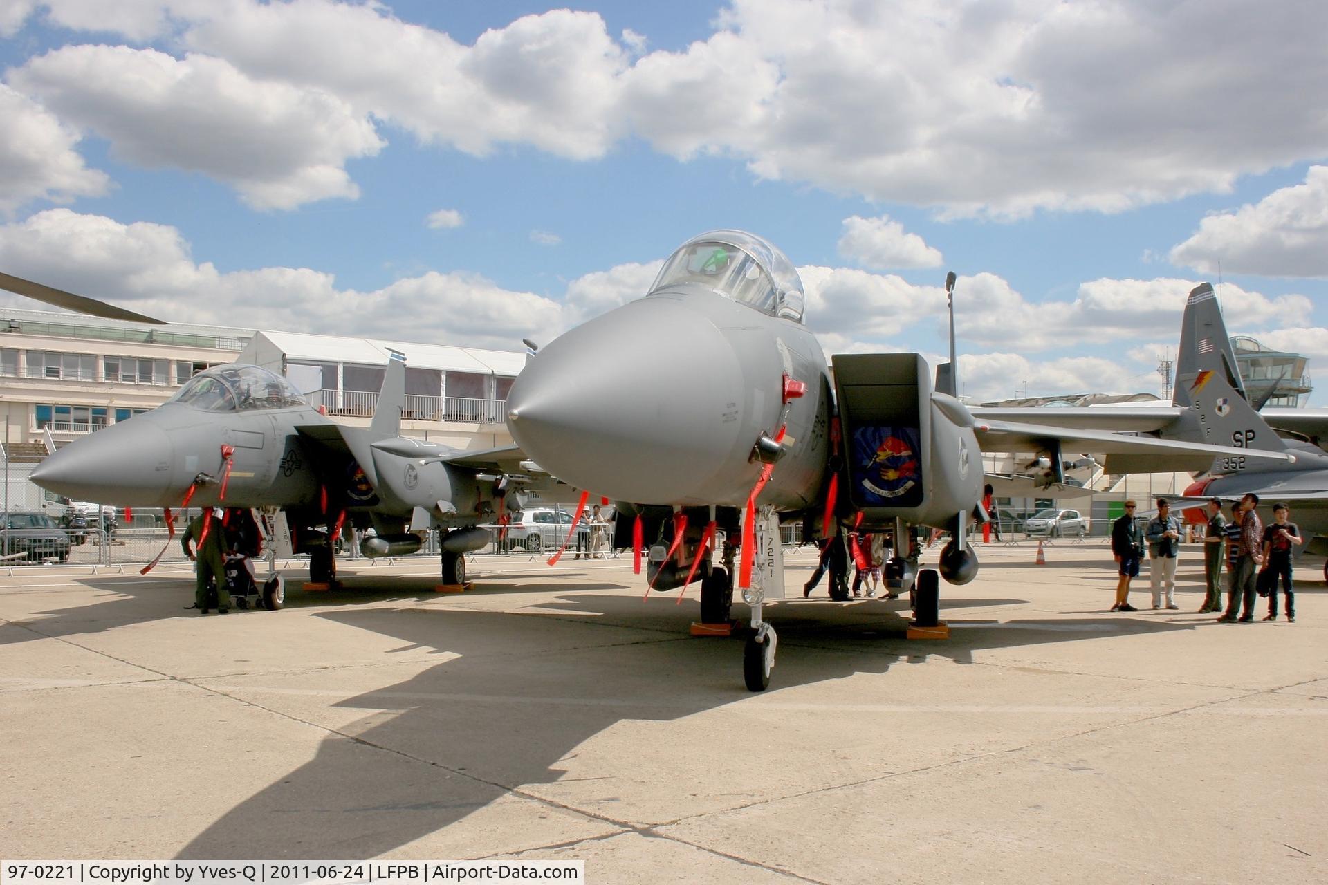 97-0221, 1997 McDonnell Douglas F-15E Strike Eagle C/N 1359/E220, USAF McDonnell Douglas F-15 E Strike Eagle, 492FS from the 48FW based at Lakenheath, Static Display Paris-Le Bourget Air show 2011 (LFPB-LBG)