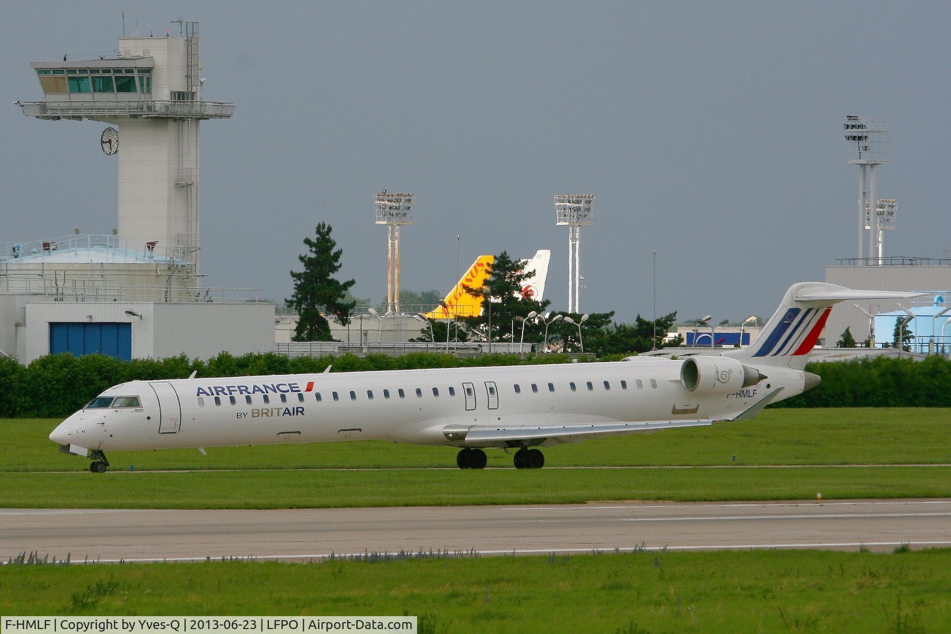 F-HMLF, 2010 Bombardier CRJ-1000EL NG (CL-600-2E25) C/N 19010, Bombardier CL-600-2E25 (Canadair Regional Jet CRJ-1000), Taxiing after landing Rwy 26, Paris-Orly Airport (LFPO-ORY)