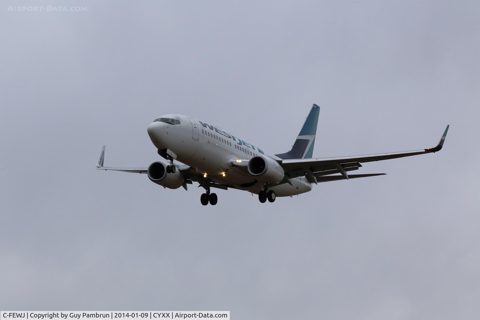 C-FEWJ, 2005 Boeing 737-7CT C/N 32769, Landing