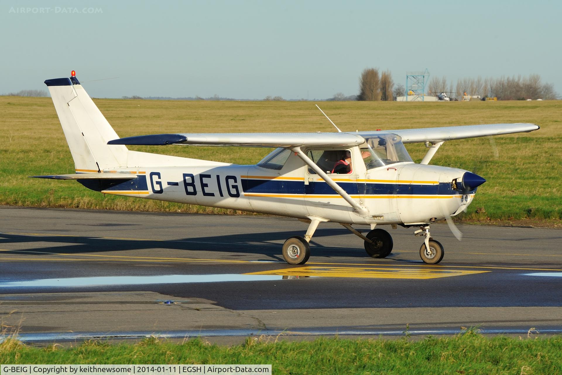G-BEIG, 1976 Reims F150M C/N 1361, Leaving in bright light !