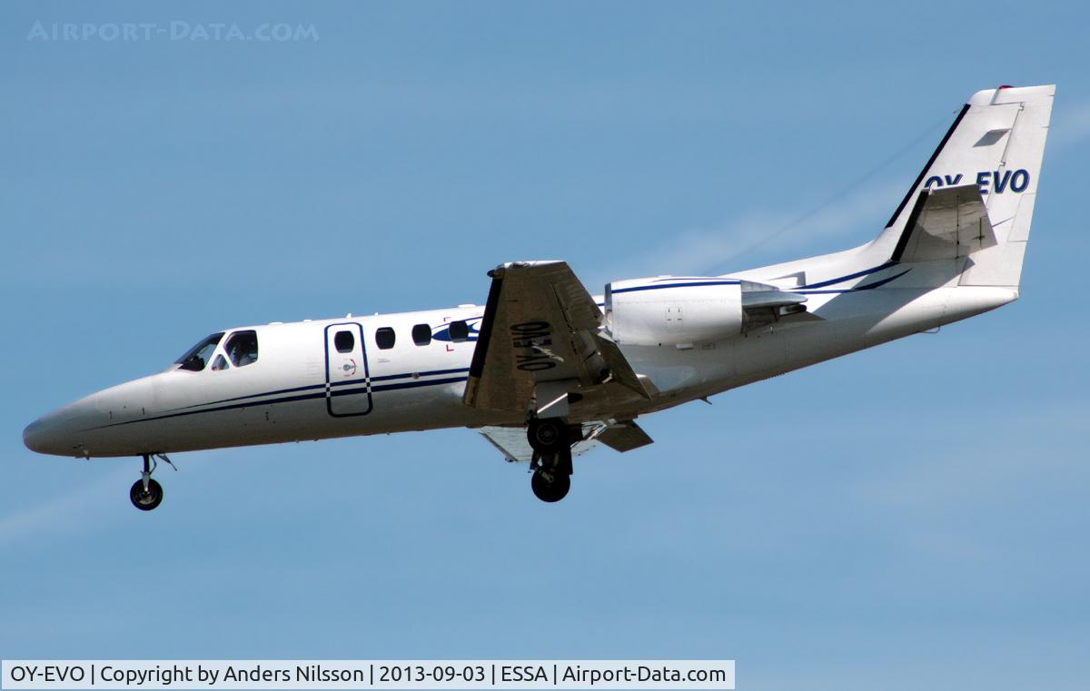 OY-EVO, 2003 Cessna 550 Citation Bravo C/N 550-1050, On final for 01R.