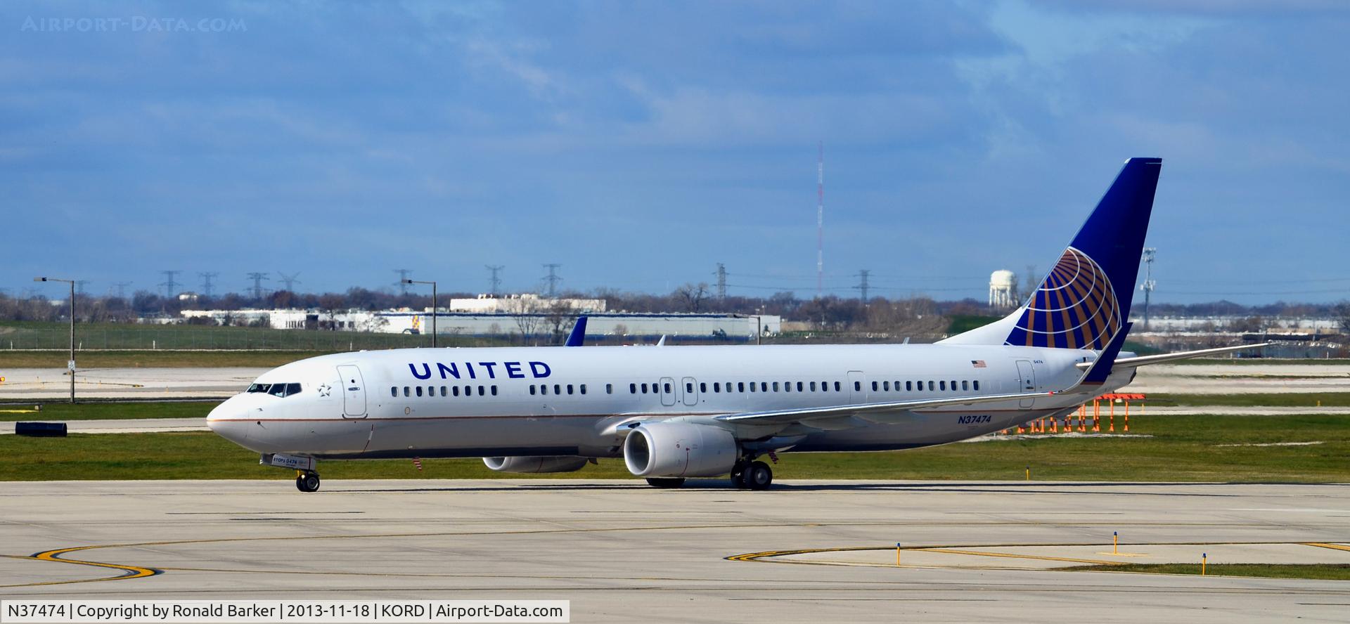 N37474, 2013 Boeing 737-924/ER C/N 31648, Taxi ORD