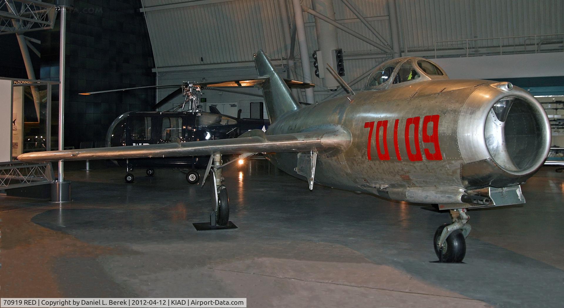 70919 RED, Mikoyan-Gurevich MiG-15 bis C/N 70919, This MiG 15bis also served with the Chinese Air Force, number 4320.