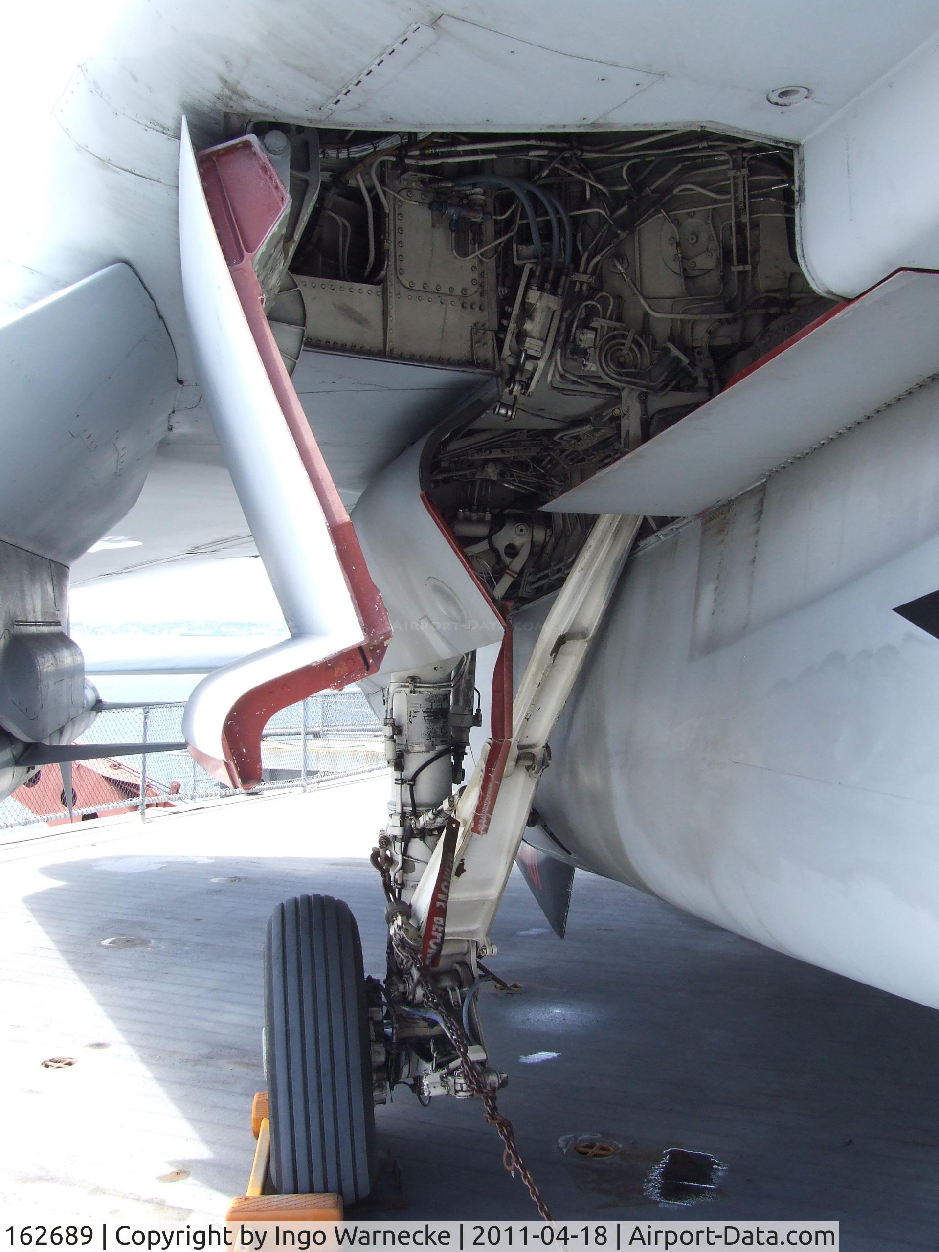 162689, Grumman F-14A Tomcat C/N 535, Grumman F-14A Tomcat at the USS Hornet Museum, Alameda CA