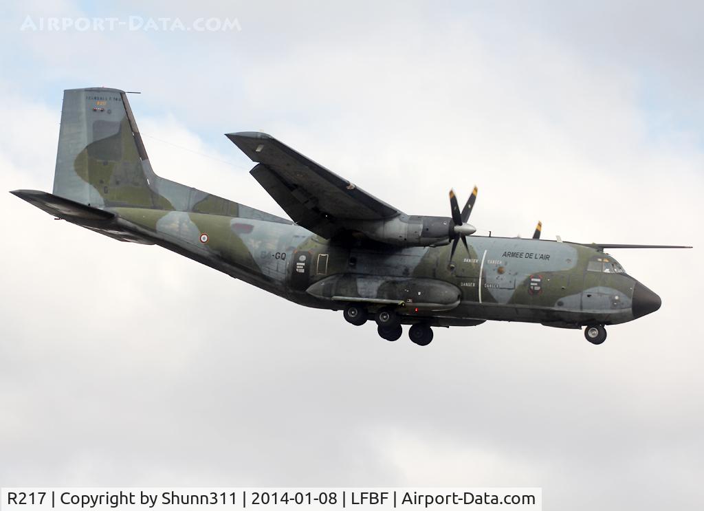 R217, Transall C-160R C/N 220, Landing rwy 12