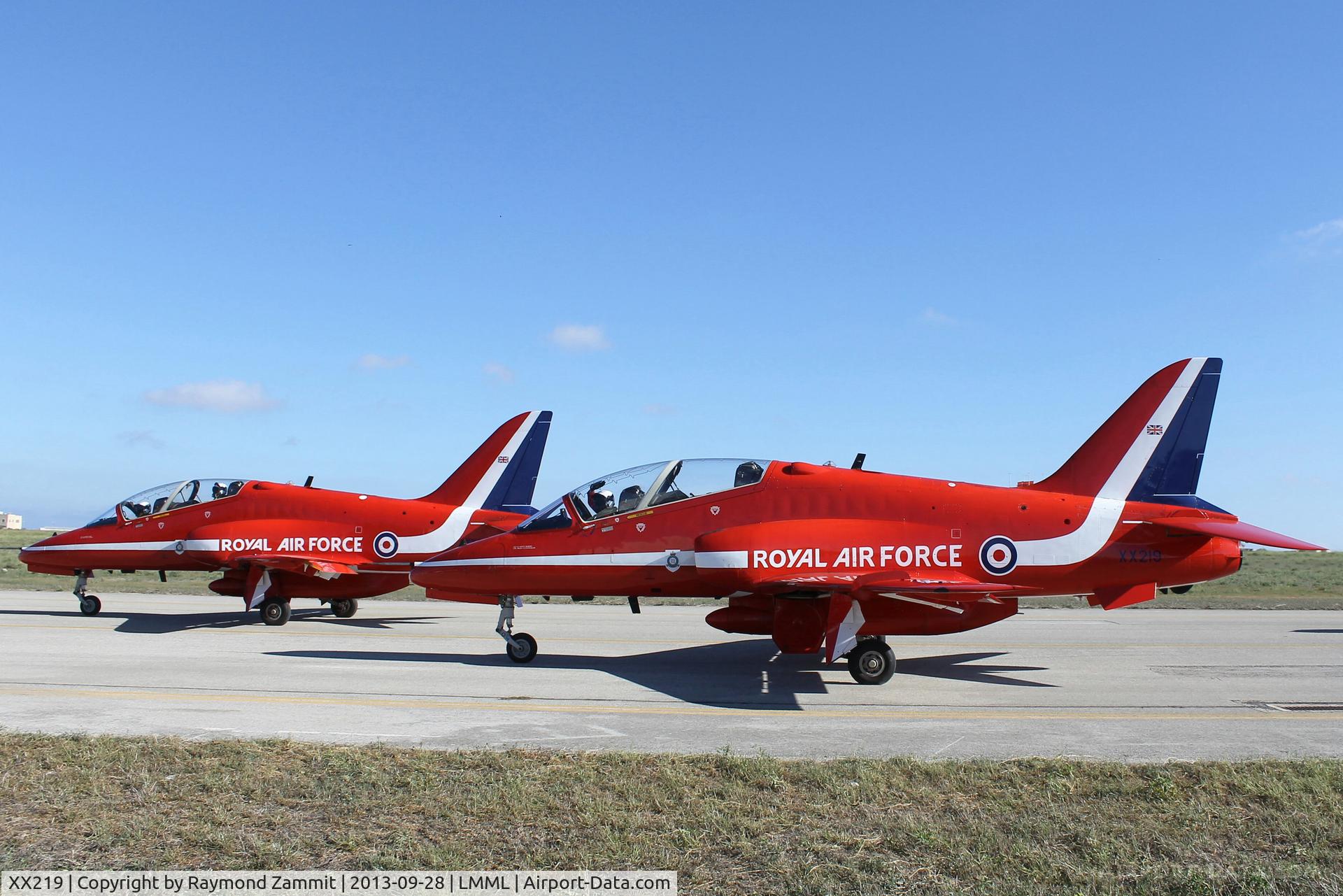 XX219, 1978 Hawker Siddeley Hawk T.1A C/N 055/312055, Hawk XX219 Red Arrows RAF 28Sep13.