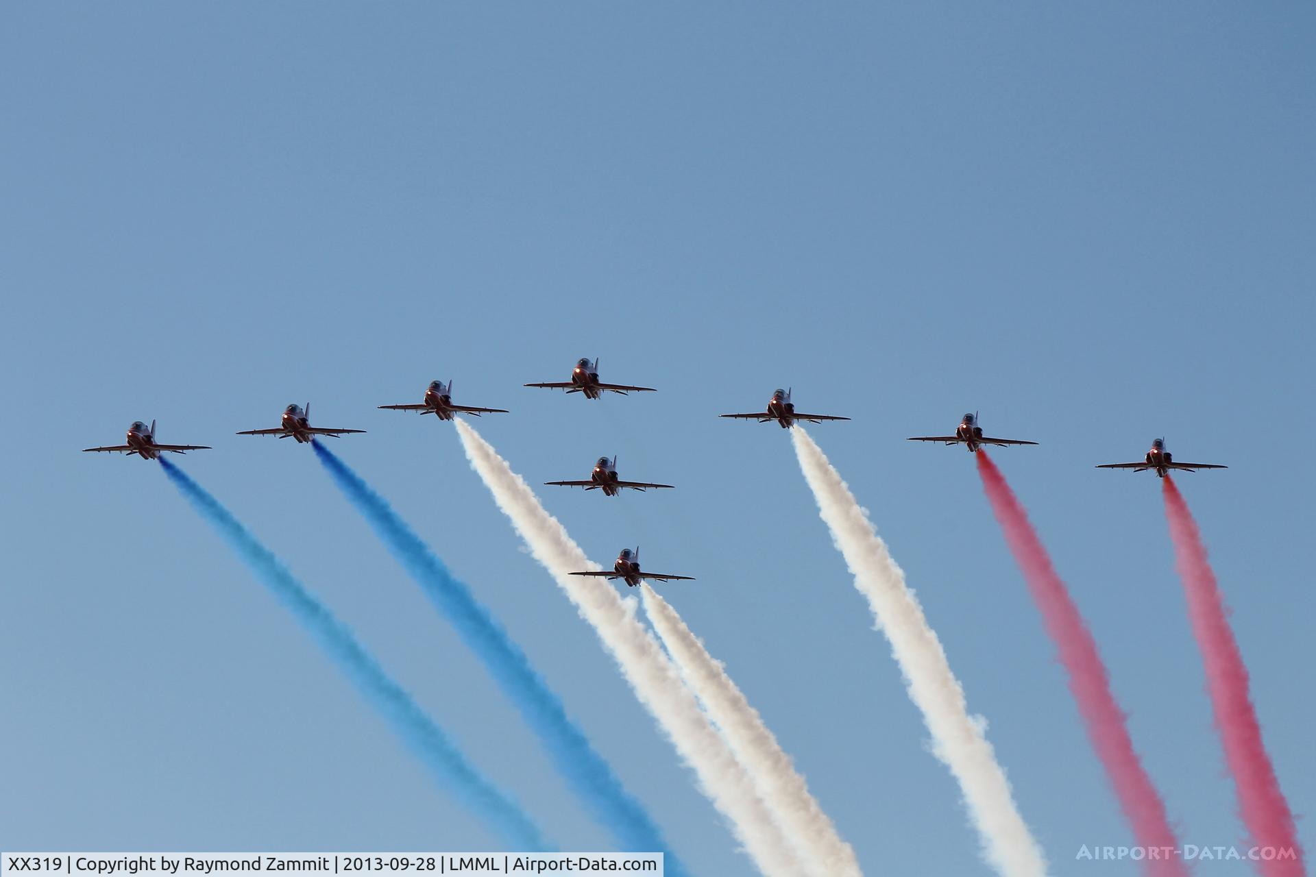 XX319, 1980 Hawker Siddeley Hawk T.1A C/N 162/312144, Red Arrows Hawks formation over Malta 28Sep13.