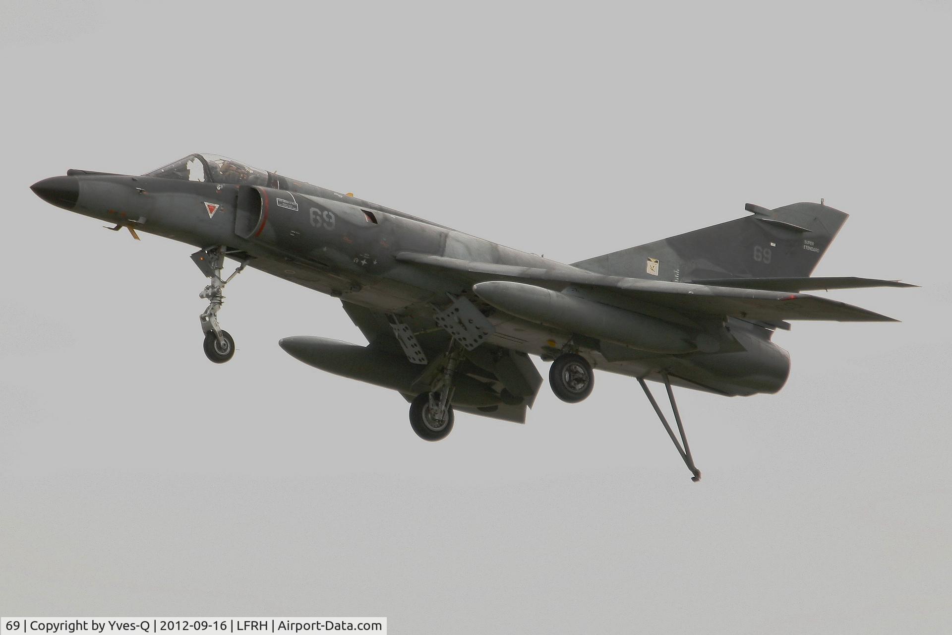 69, Dassault Super Etendard C/N 69, French Naval Aviation Dassault Super Etendard M (SEM), Solo display, Lann Bihoué Air Base (LFRH-LRT) Open day 2012.