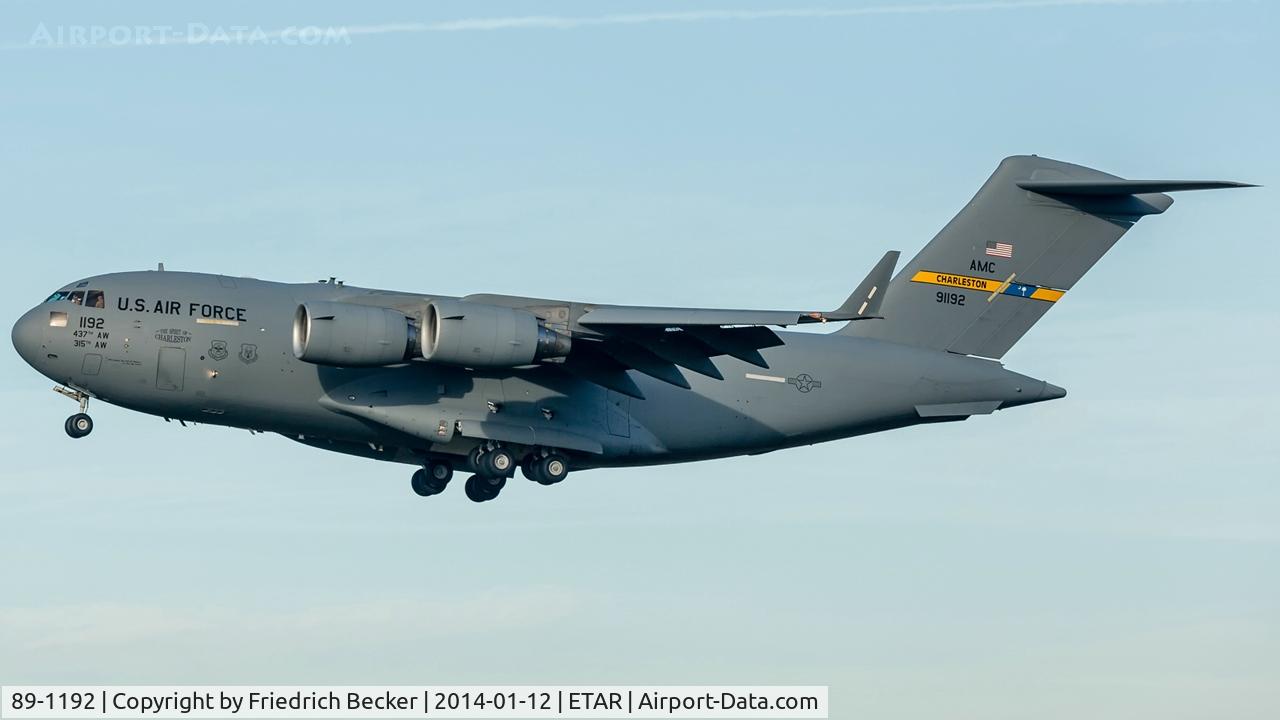 89-1192, 1989 McDonnell Douglas C-17A Globemaster III C/N P-6, on final RW26