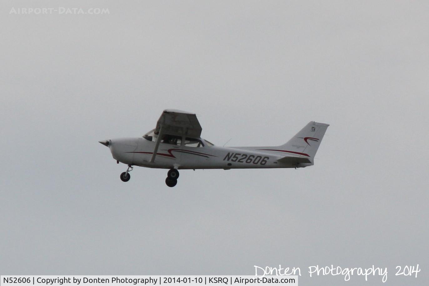 N52606, Cessna 172S C/N 172S10995, Cessna Skyhawk (N52606) departs Sarasota-Bradenton International Airport