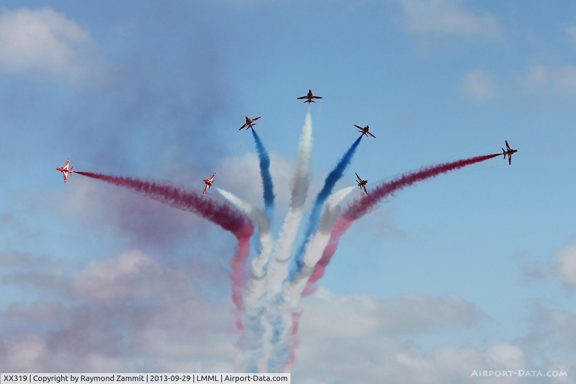 XX319, 1980 Hawker Siddeley Hawk T.1A C/N 162/312144, Red Arrows in Malta 29Sep13.