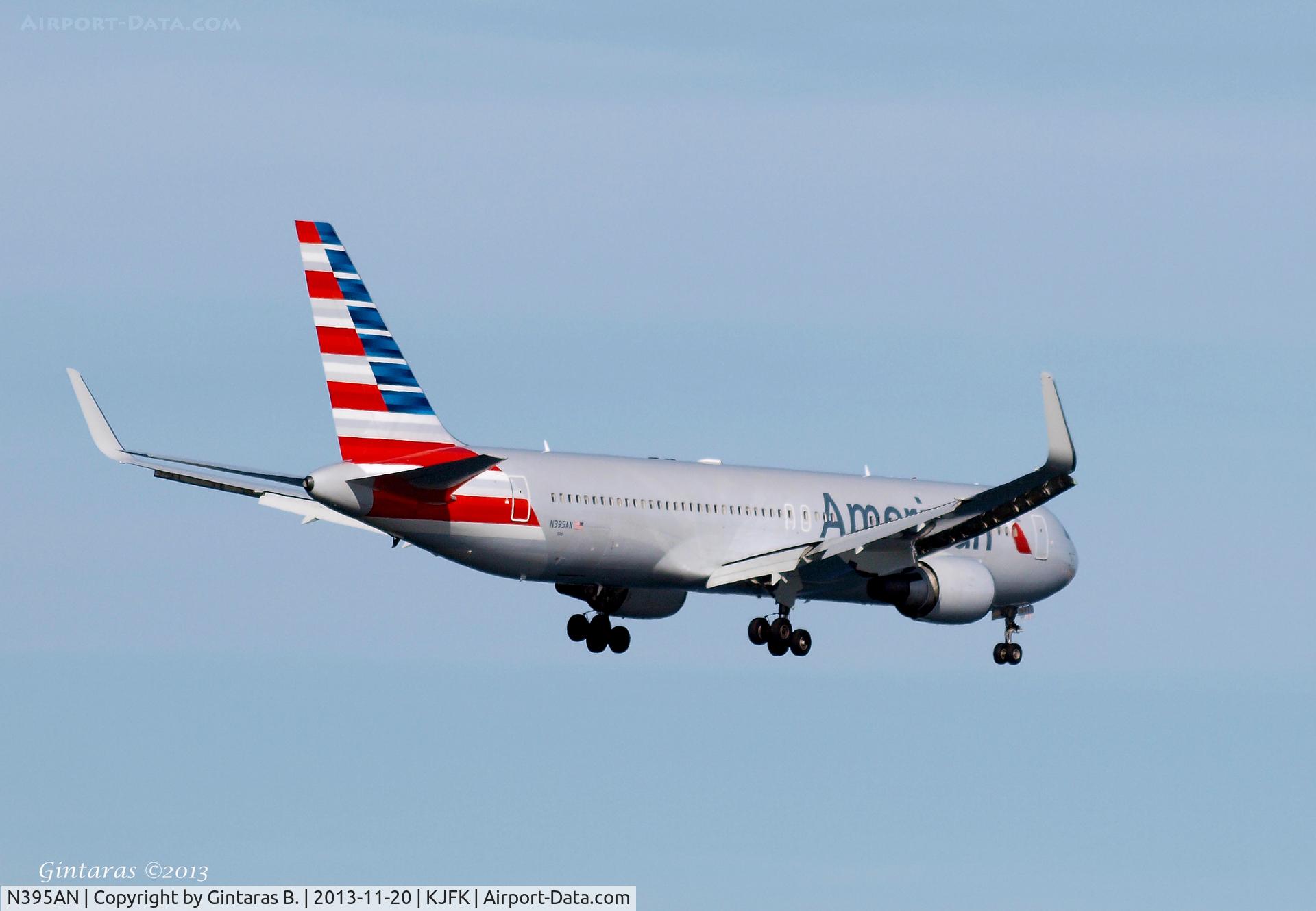 N395AN, 1998 Boeing 767-323 C/N 29432, Going To A Landing on 4R, JFK