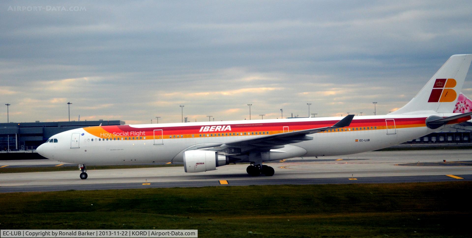 EC-LUB, 2012 Airbus A330-302 C/N 1377, Taxi ORD