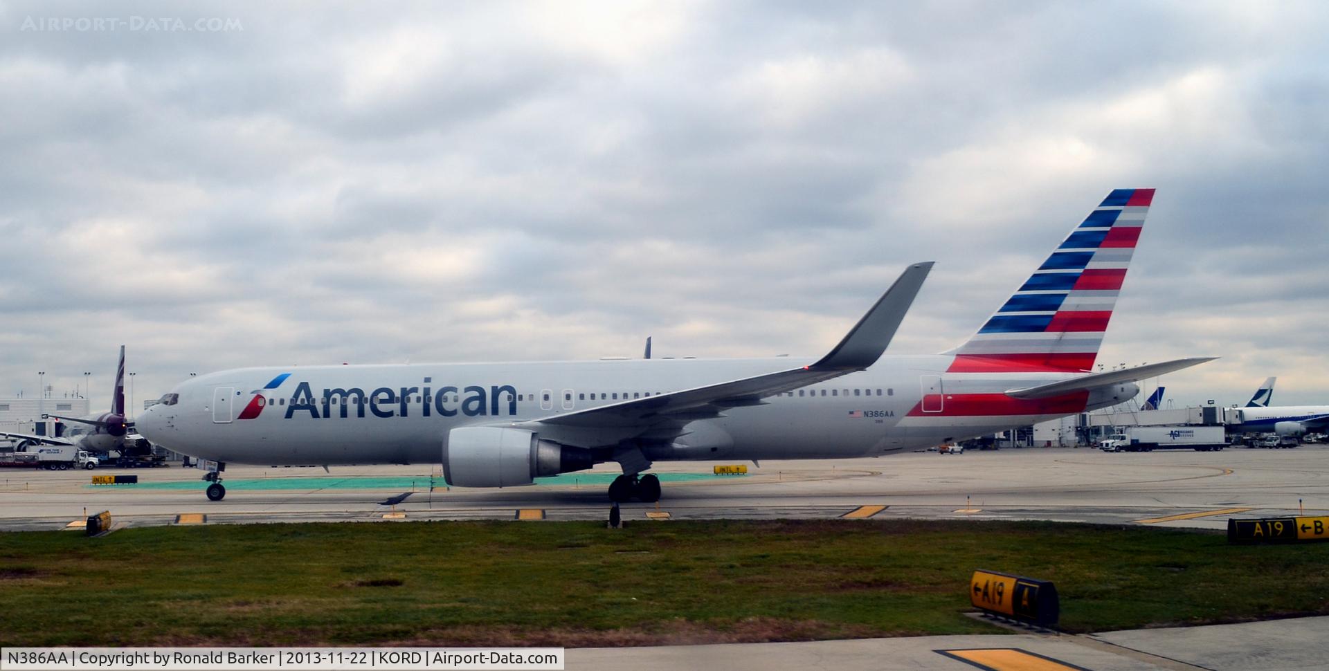 N386AA, 1994 Boeing 767-323/ER C/N 27060, Taxi ORD