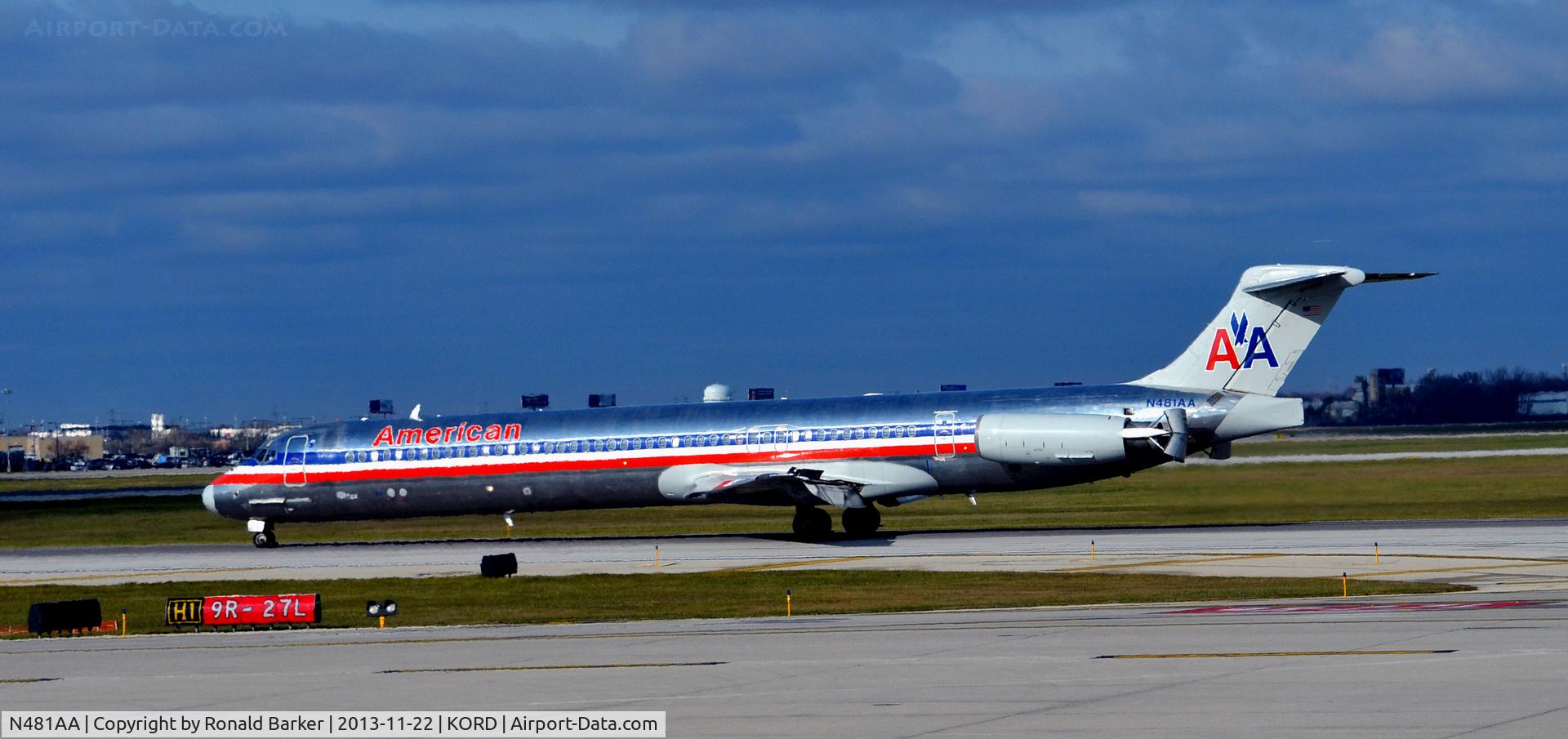 N481AA, 1988 McDonnell Douglas MD-82 (DC-9-82) C/N 49656, Landing ORD