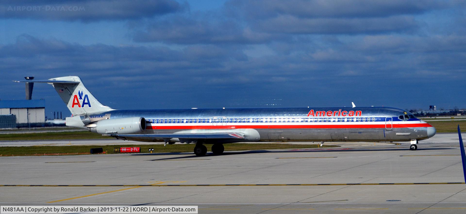 N481AA, 1988 McDonnell Douglas MD-82 (DC-9-82) C/N 49656, Taxi ORD
