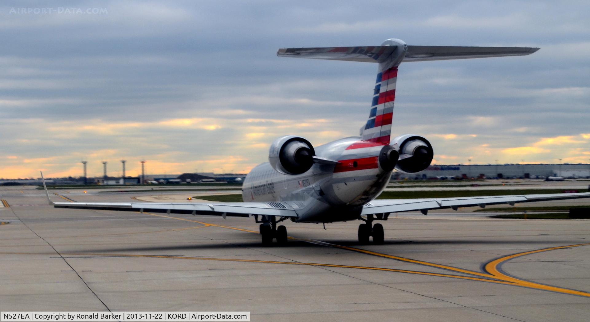 N527EA, Bombardier CRJ-702 (CL-600-2C10) Regional Jet C/N 10305, Taxi ORD