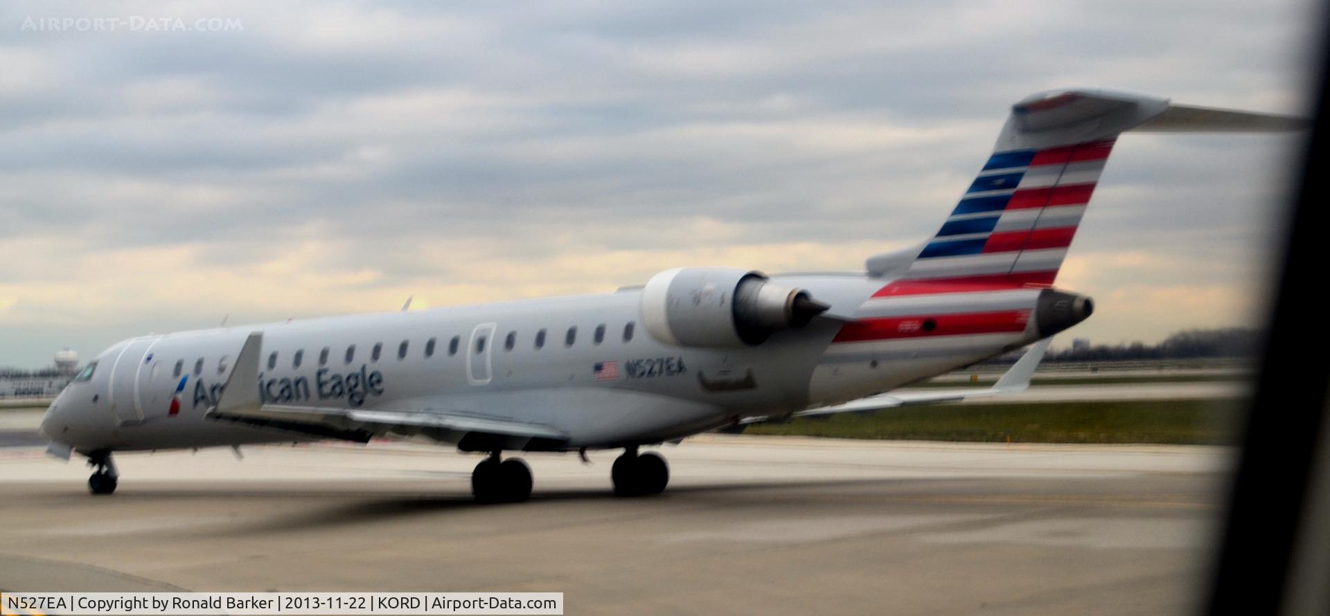 N527EA, Bombardier CRJ-702 (CL-600-2C10) Regional Jet C/N 10305, Taxi ORD