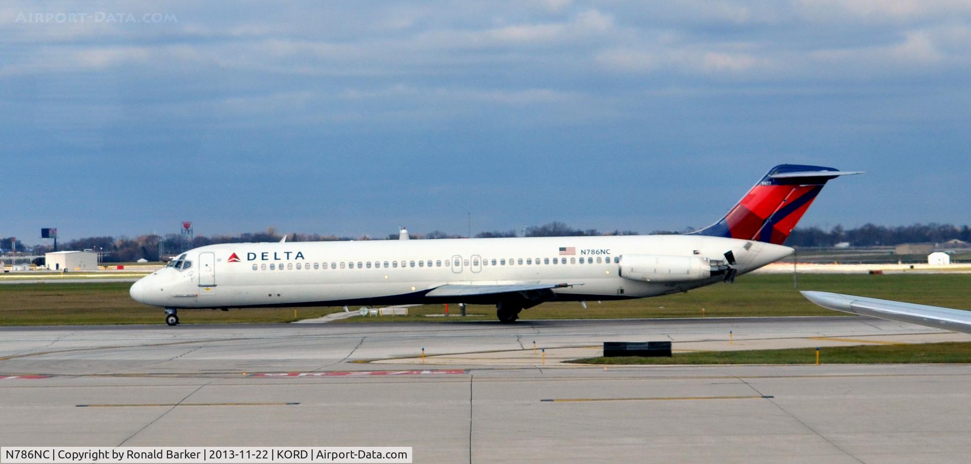 N786NC, 1980 McDonnell Douglas DC-9-51 C/N 48148, Landing O'Hare  check the thrust reversers