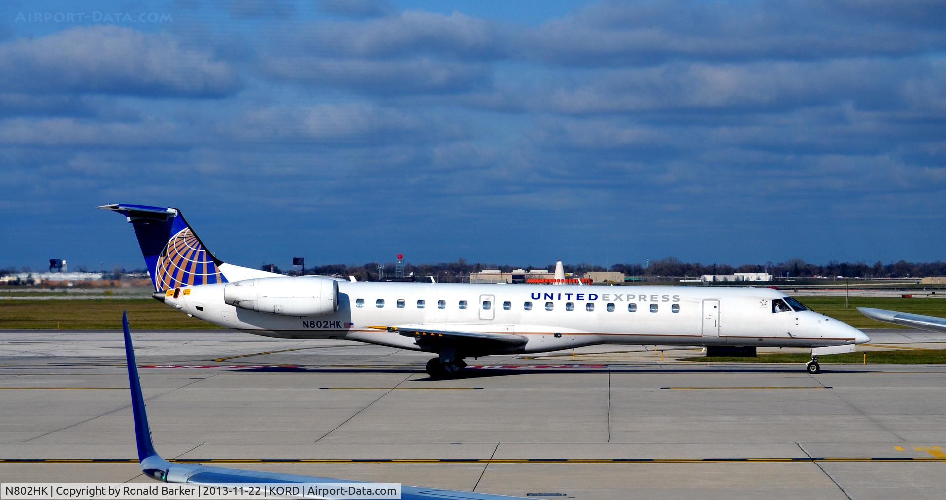 N802HK, 1998 Embraer EMB-145EP (ERJ-145EP) C/N 145066, Taxi ORD
