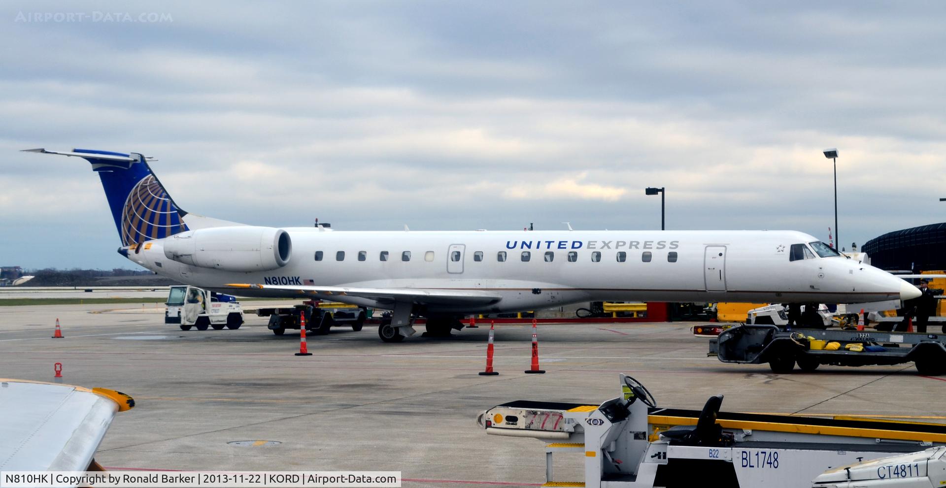 N810HK, 2000 Embraer ERJ-145LR (EMB-145LR) C/N 145231, Gate B22B ORD