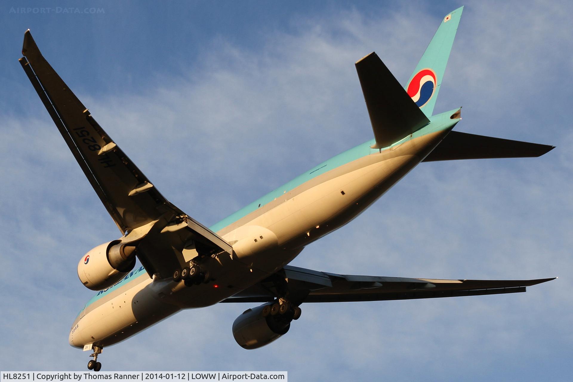 HL8251, 2012 Boeing 777-FB5 C/N 37639, Korean Air B777