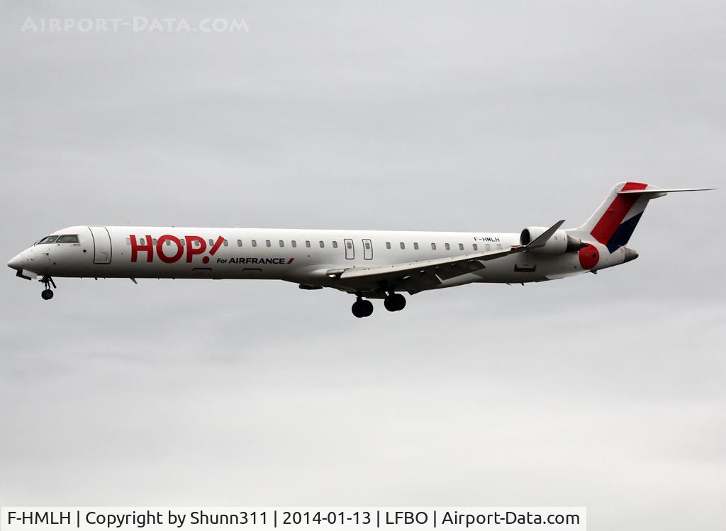 F-HMLH, 2011 Bombardier CRJ-1000EL NG (CL-600-2E25) C/N 19013, Landing rwy 32L