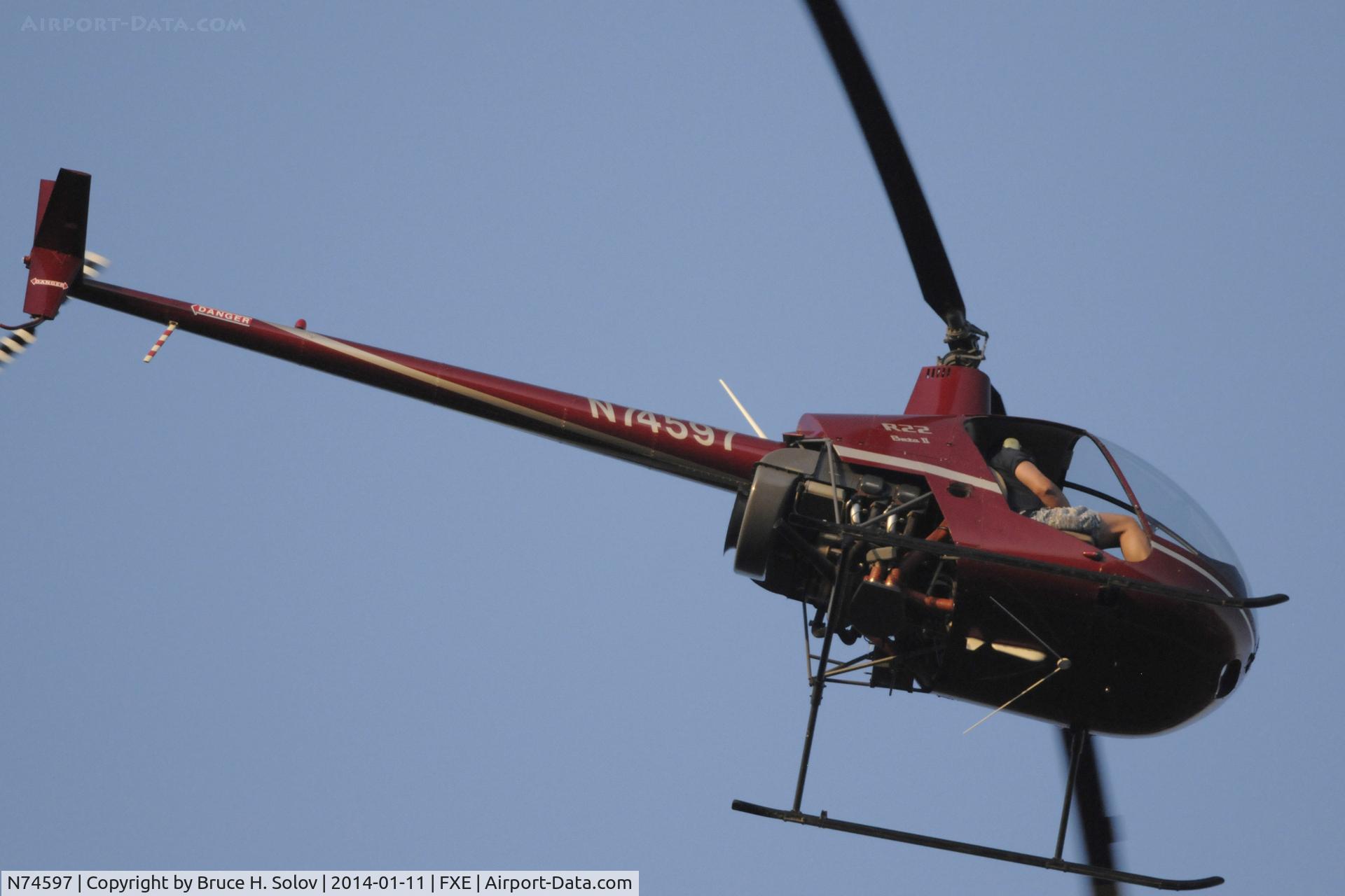 N74597, 2005 Robinson R22 BETA C/N 3927, Flyover at FXE
