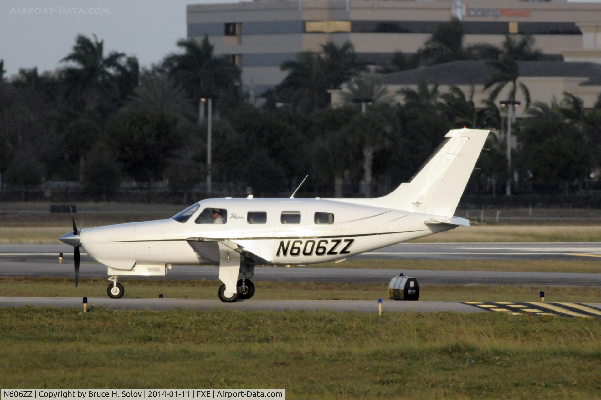 N606ZZ, 2008 Piper PA-46R-350T Malibu Matrix C/N 4692062, Waiting for departure at runway 8.