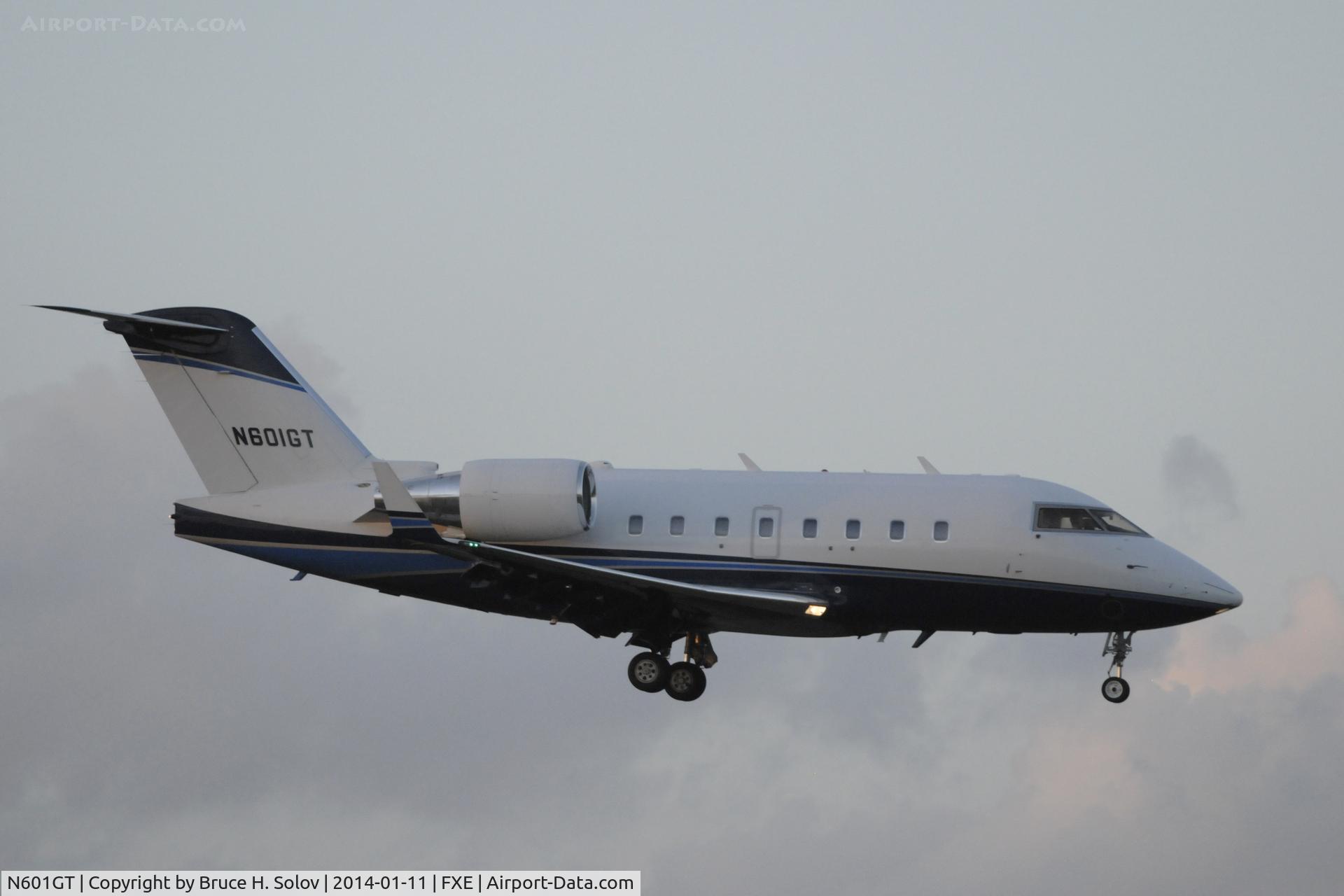 N601GT, 2002 Bombardier Challenger 604 (CL-600-2B16) C/N 5524, Landing at FXE