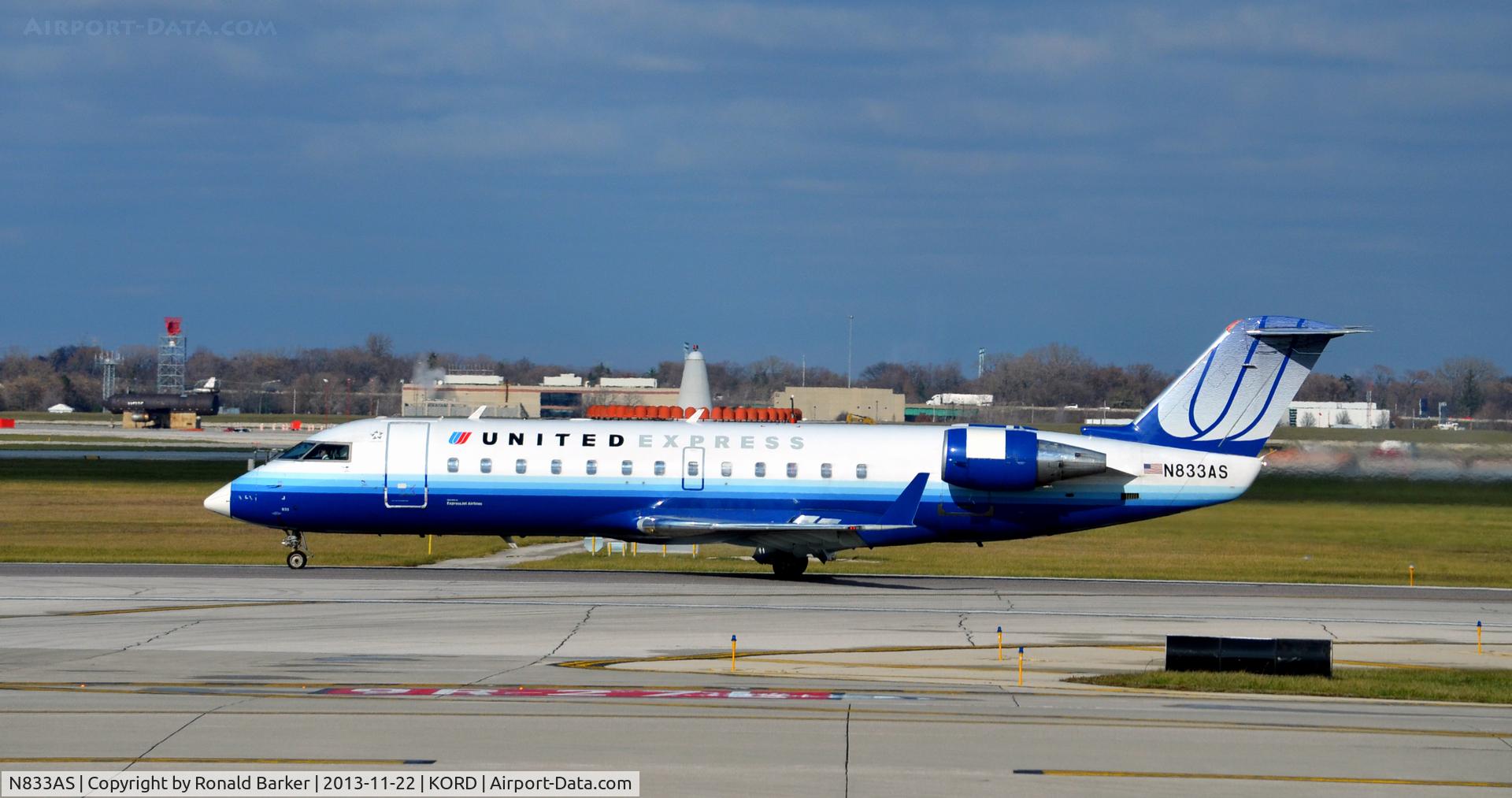 N833AS, 1998 Bombardier CRJ-200ER (CL-600-2B19) C/N 7246, Landing ORD