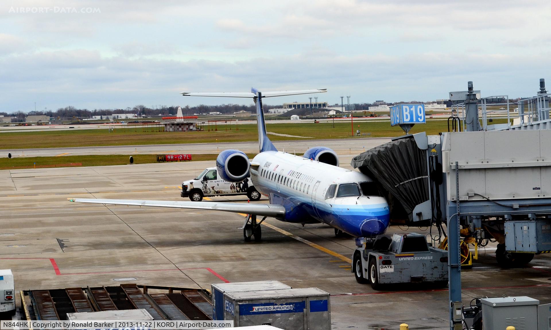 N844HK, 2004 Embraer ERJ-145LR (EMB-145LR) C/N 14500838, Gate B19  ORD