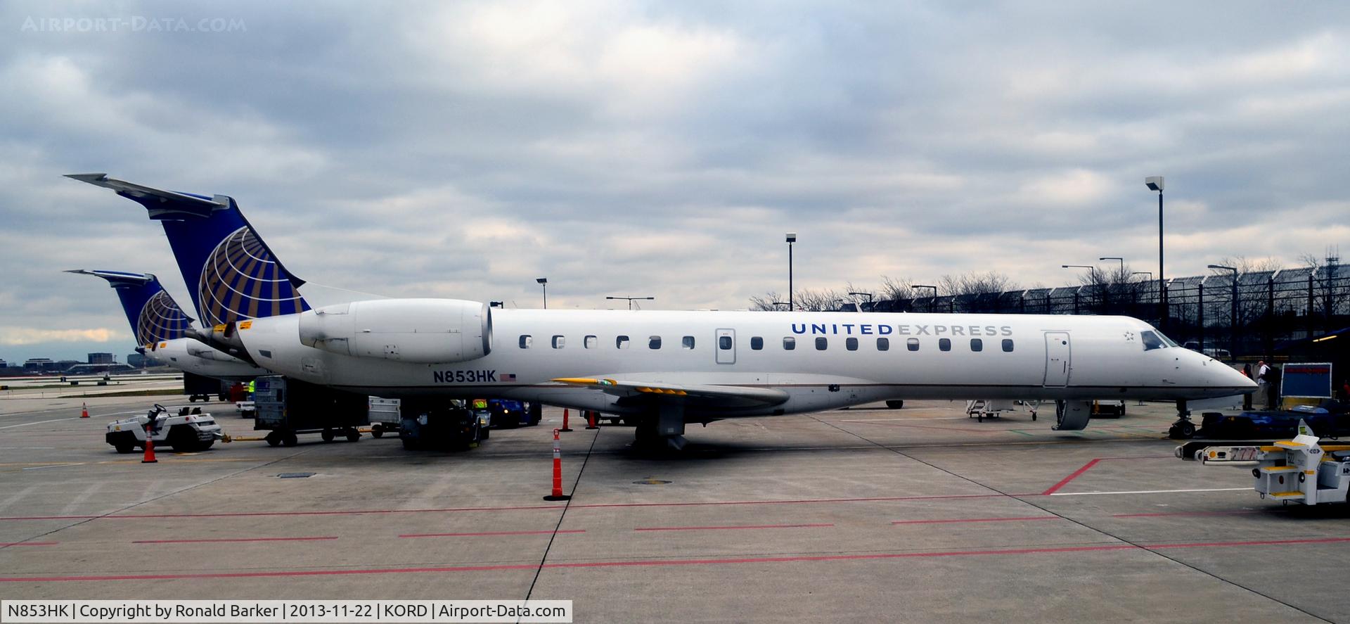 N853HK, 2001 Embraer EMB-145MP (ERJ-145MP) C/N 145407, Gate B22A ORD