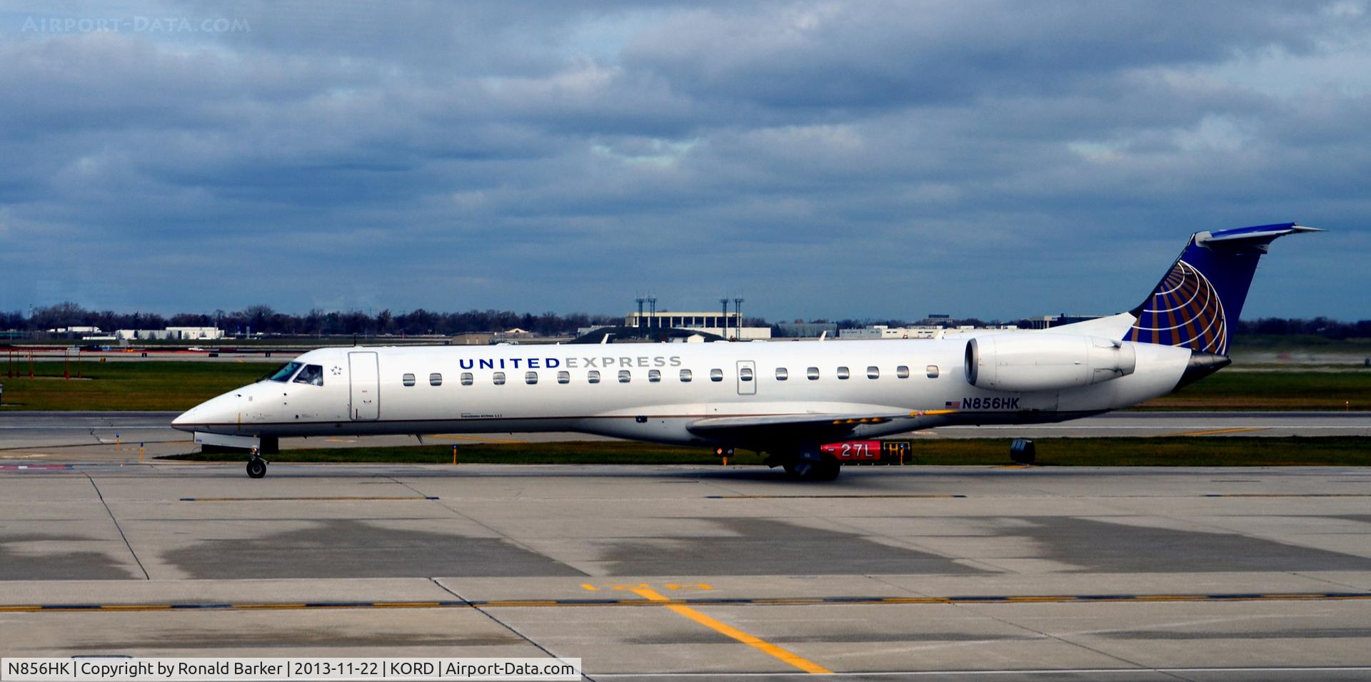 N856HK, 2001 Embraer ERJ-145MP (EMB-145MP) C/N 145441, Landing ORD