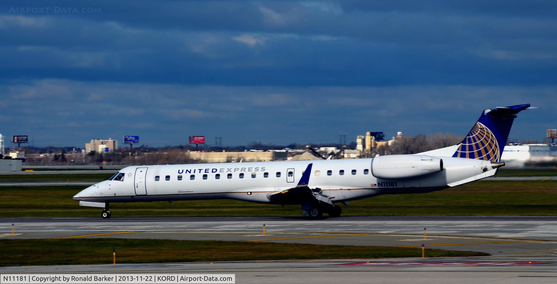 N11181, 2005 Embraer ERJ-145XR (EMB-145XR) C/N 14500904, Landing O'Hare, see the thrust reversers
