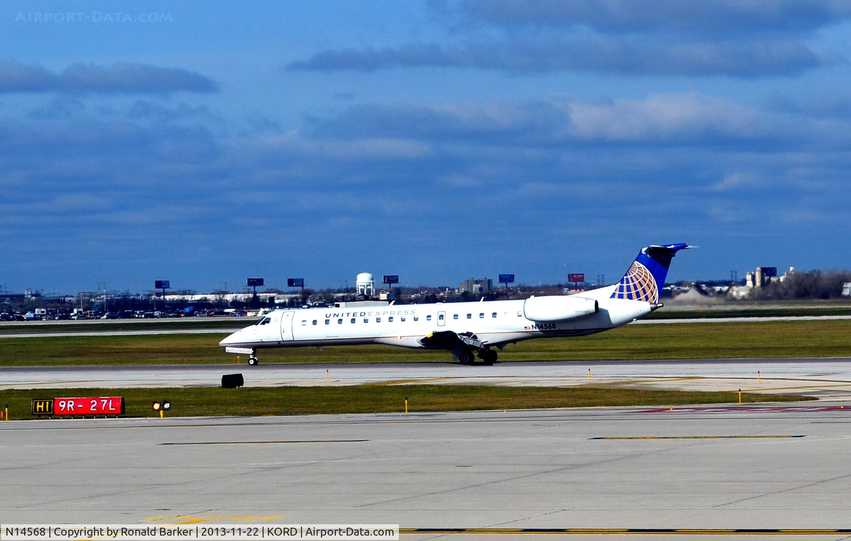 N14568, 2002 Embraer ERJ-145LR (EMB-145LR) C/N 145628, Landing ORD