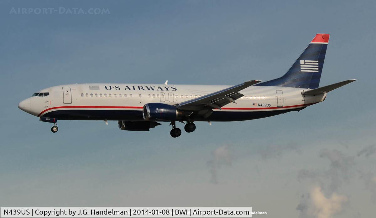 N439US, 1990 Boeing 737-4B7 C/N 24781, On final to 33L.