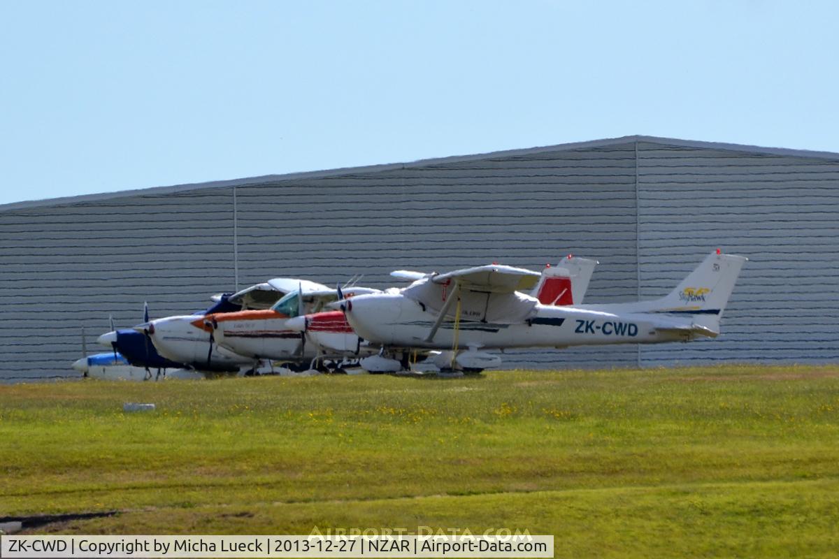 ZK-CWD, 2002 Cessna 172S C/N 172S9039, At Ardmore