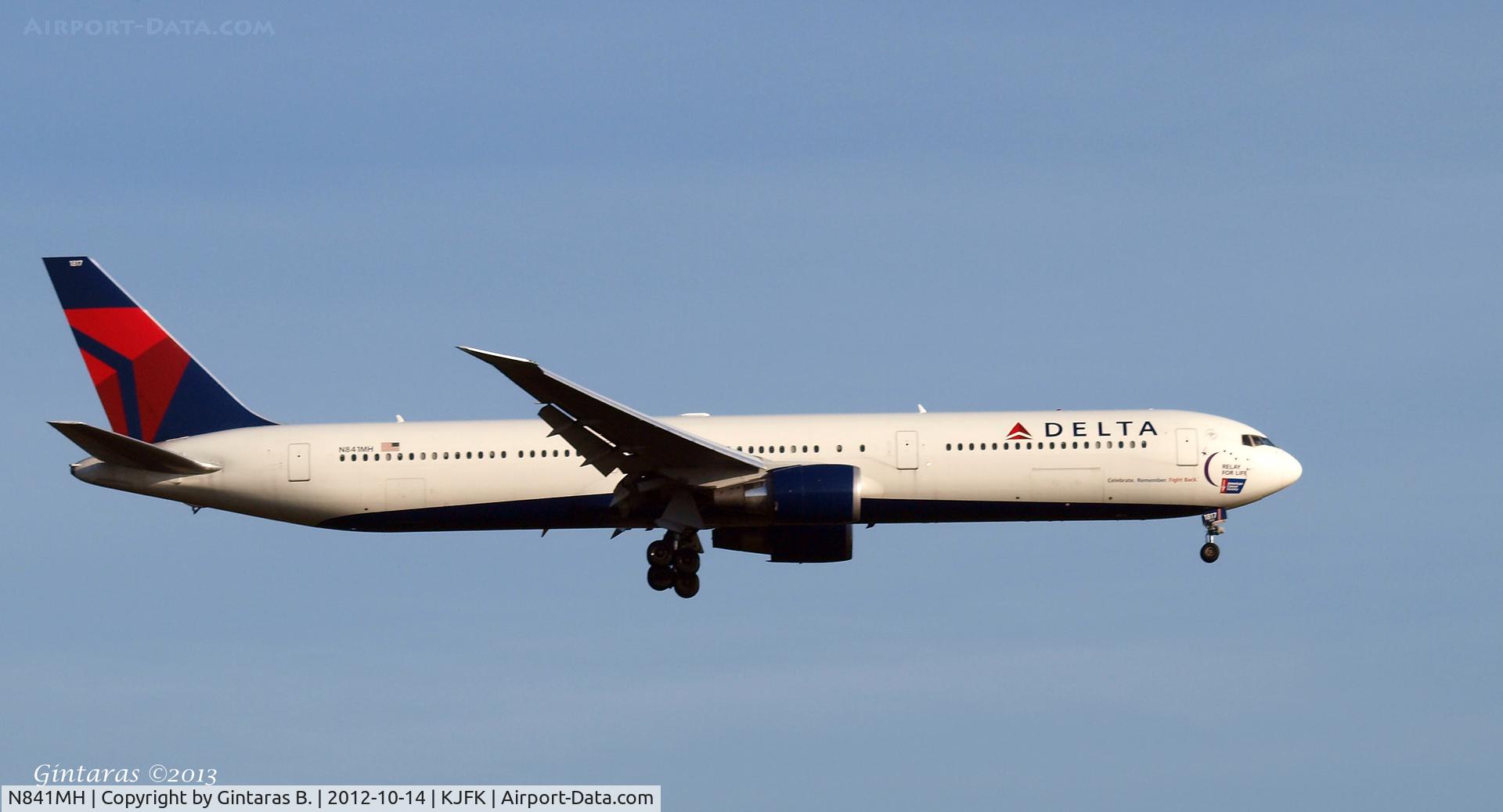 N841MH, 2001 Boeing 767-432/ER C/N 29714, Going To A Landing on 22L, JFK