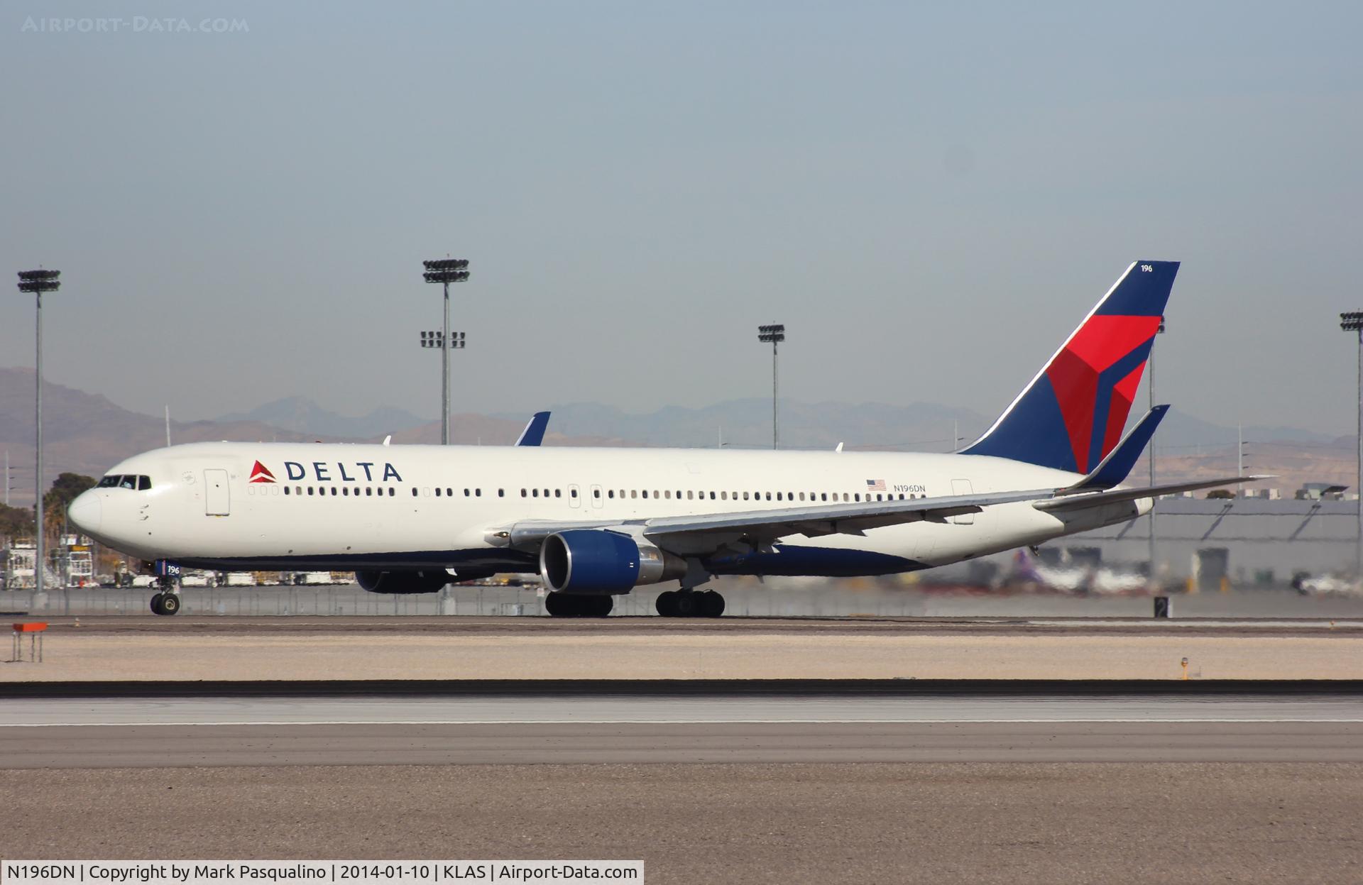 N196DN, 1997 Boeing 767-332 C/N 28453, Boeing 767-300